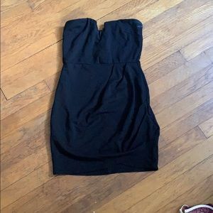 Zipper back strapless black dress